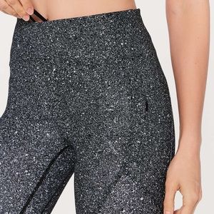 NWT Lululemon Lead the Pack Tight Leggings